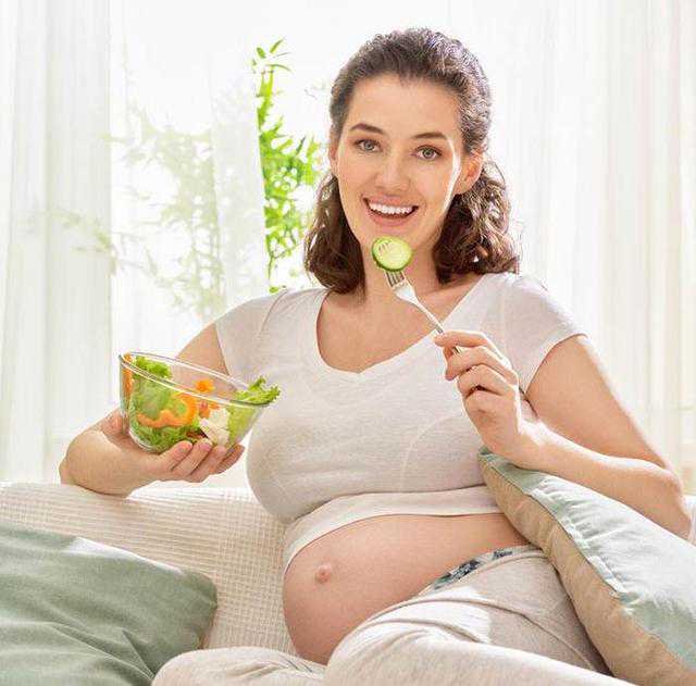 精选3款孕妇补血食谱，助力精孕中期健康生活